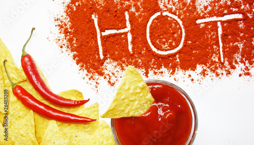 Nacho Ecke mit Dip und Peperoni