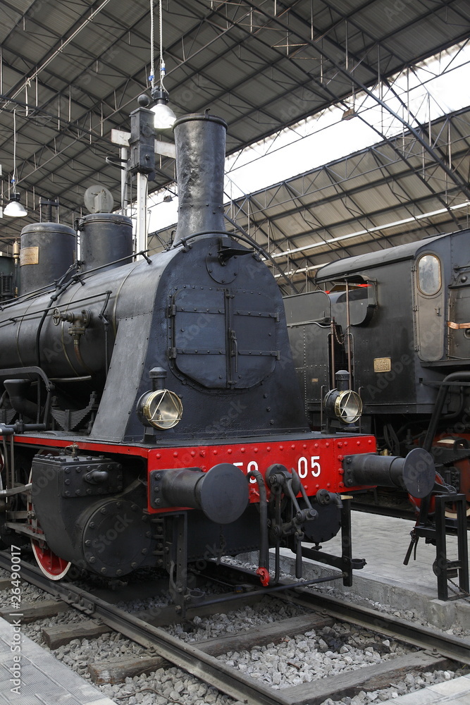 Naklejka premium locomotrice antica milano treno antico