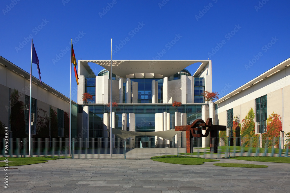 Fototapeta premium Kanzleramt Berlin im Herbst