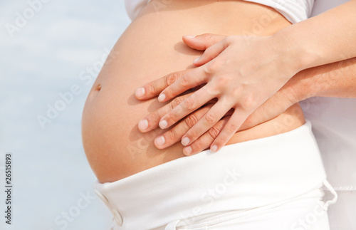 Wallpaper Mural pregnancy couple Torontodigital.ca