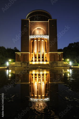 Obraz na płótnie Planetarium Hamburg w salonie
