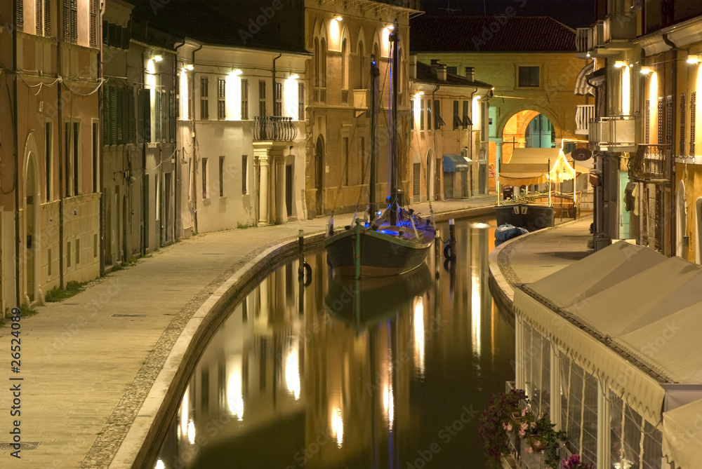 Comacchio, notturna sul canale