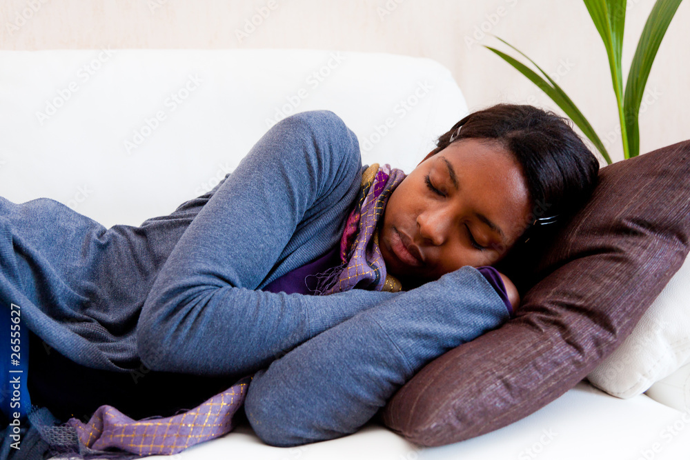 Fototapeta premium Femme noire qui se repose
