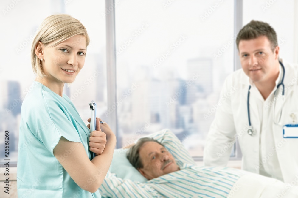 Obraz premium Portrait of hospital nurse at work