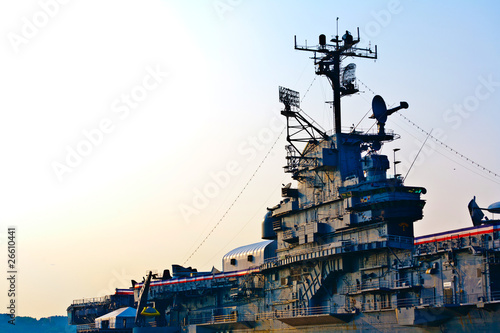 Φωτογραφία aircraft carrier in sunset