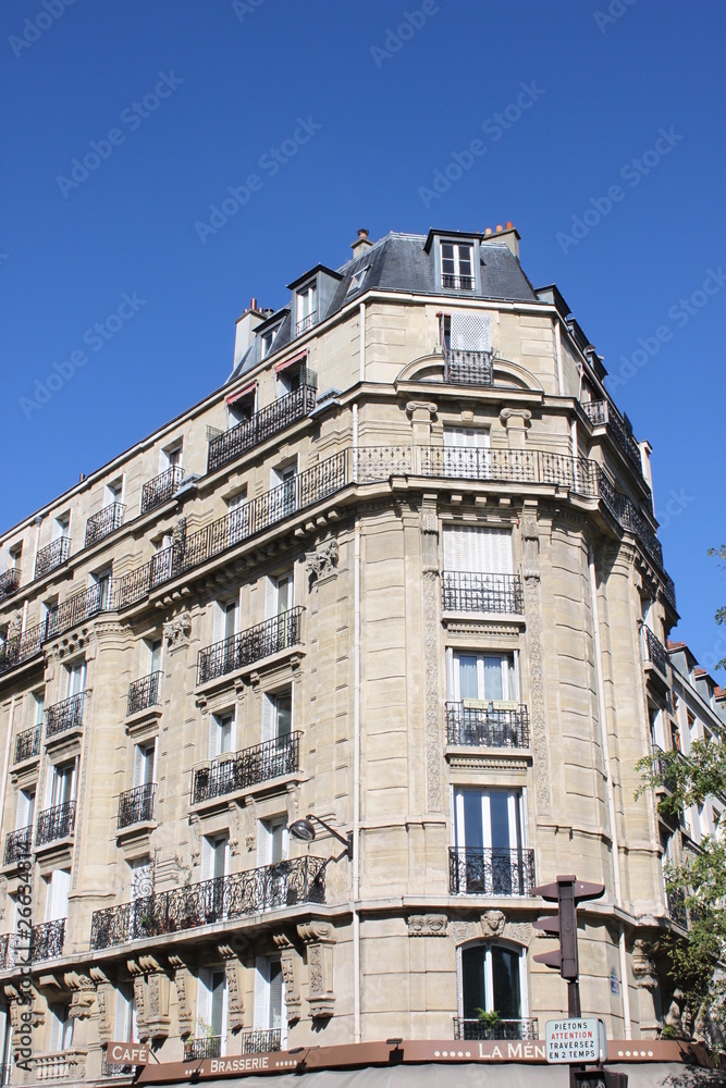 Immeuble ancien du quartier Maison-Blanche à Paris