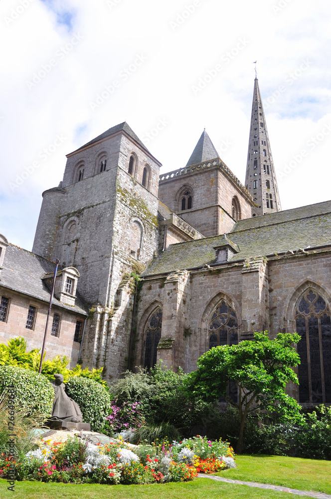 Fototapeta premium cathédrale de tréguier