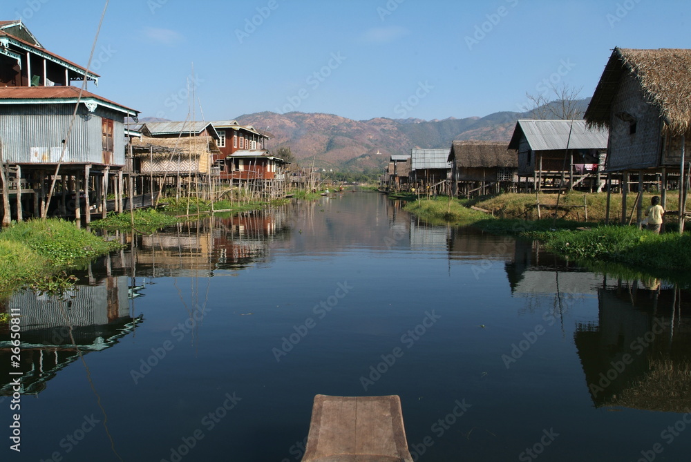 villagio di palafitte di Maing Thauk sul Lago Inle