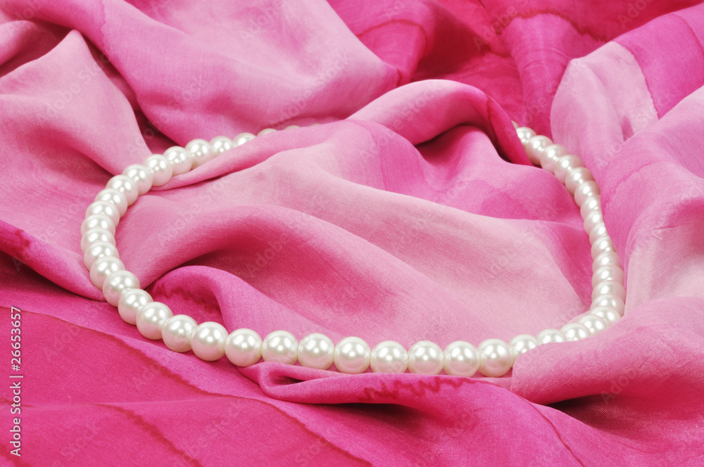 Fototapeta premium Pearl necklace