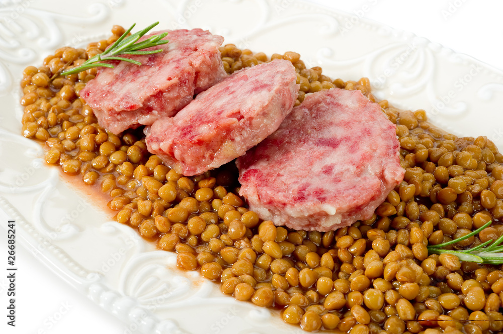 slice sausage with lentils-cotechino e lenticchie slice sausage with lentils-cotechino e lenticchie