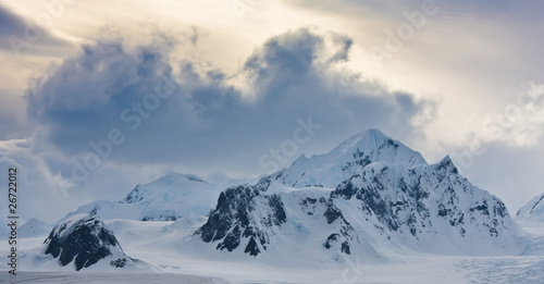Snow-capped mountains © Goinyk