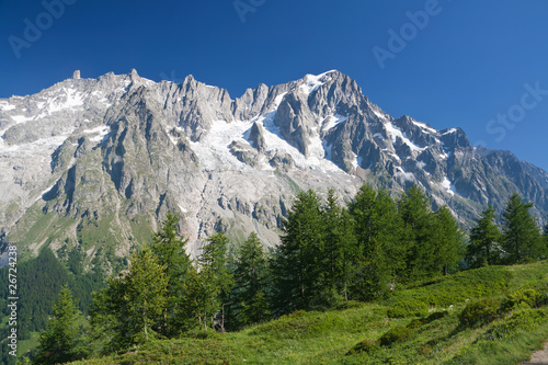 Les Grandes Jorasses - Mont Blanc photo