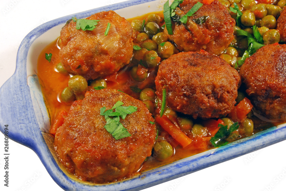 Polpette al sugo con piselli Polpette al sugo con piselli