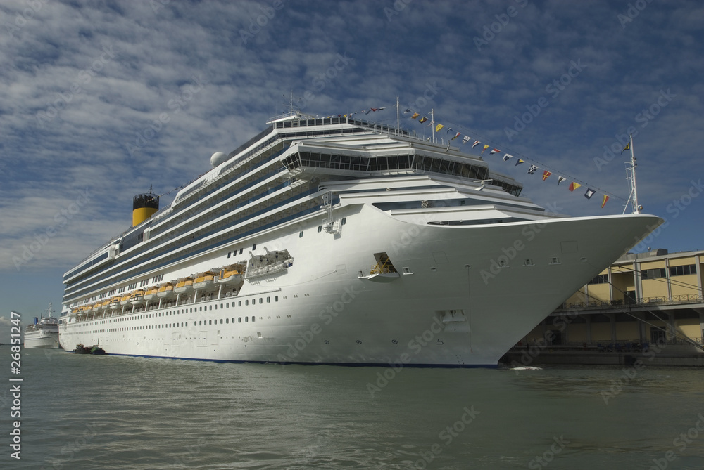 cruise ship (Port of Venice)