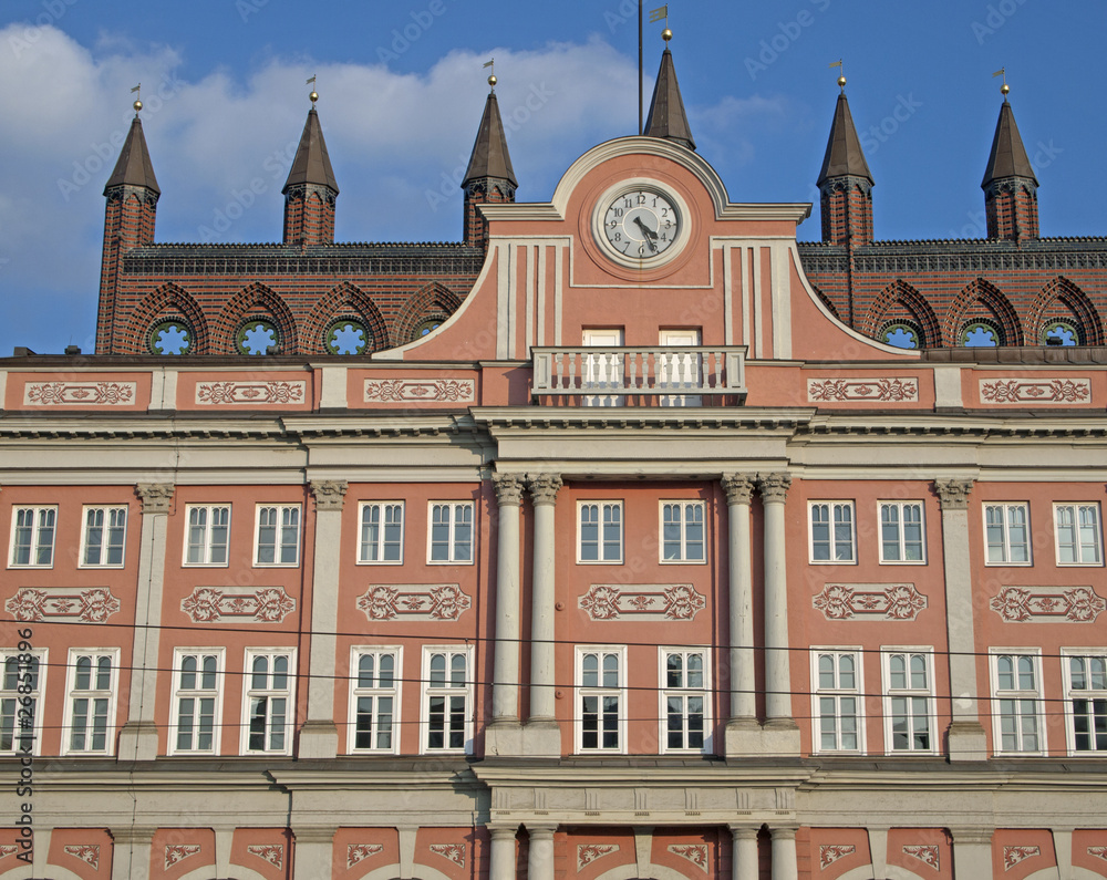 Fassade des Rathauses in Rostock