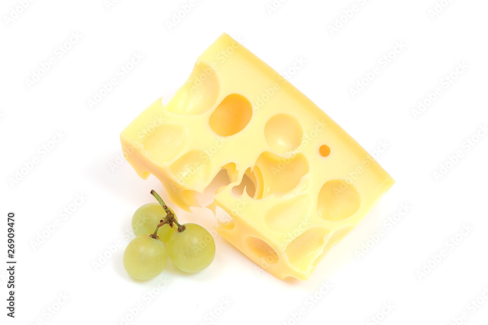morceau d'emmental Suisse Bio sur fond blanc morceau d'emmental Suisse Bio sur fond blanc