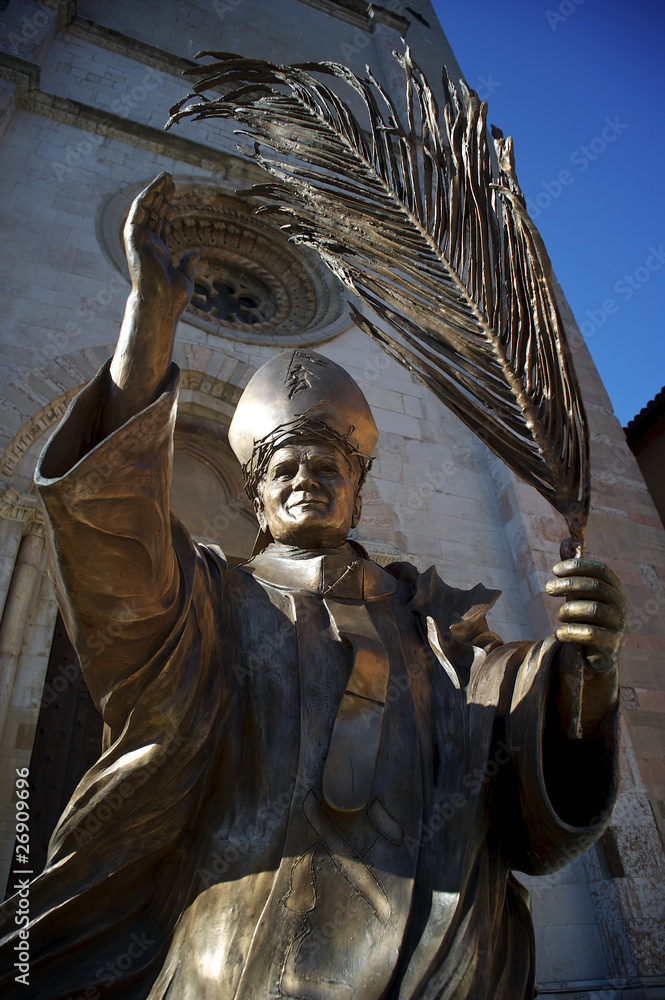 Obraz premium Statua del Papa a Todi, Umbria
