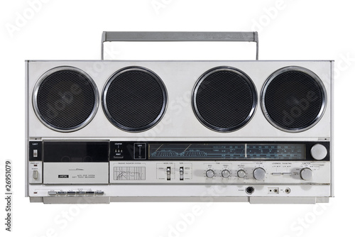boom box ghettoblaster isoliert vor weiß