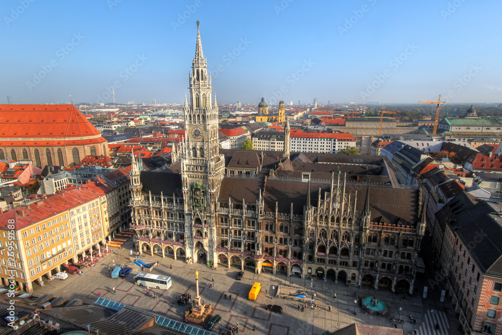 Fototapeta premium Nowy Ratusz i Marienplatz, Monachium, Niemcy