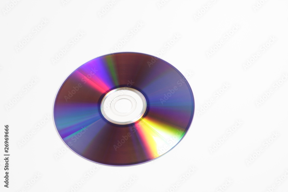 CD, DVD vor weißem Hintergrund freigestellt CD, DVD vor weißem Hintergrund freigestellt