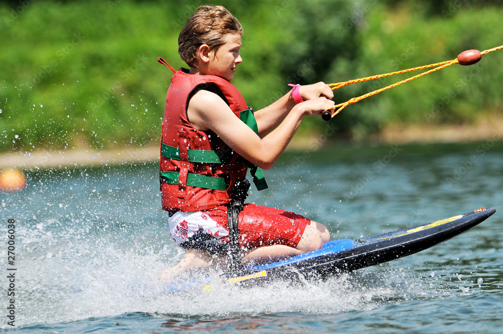 Fotografie Kneeboarden am Wasserskilift