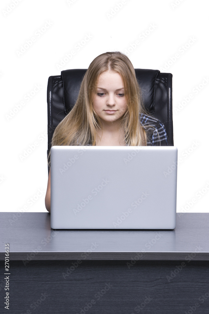 Blonde Frau am Laptop Blonde Frau am Laptop