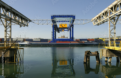 logistique portuaire photo