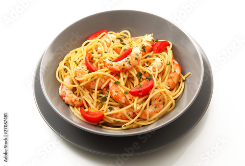 spaghetti con gamberi e pomodorini