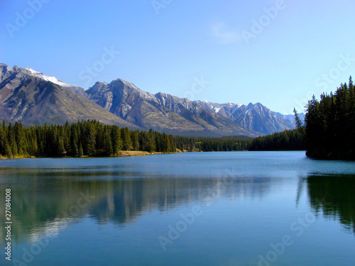 Fototapeta Naklejka Na Ścianę i Meble -  Mountain reflections on Two Jack Lake, Banff, Canada