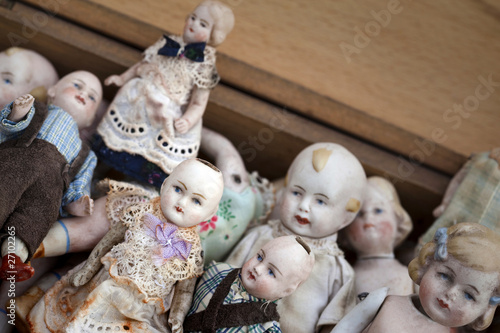 poupées antiquités brocante porcelaine collection