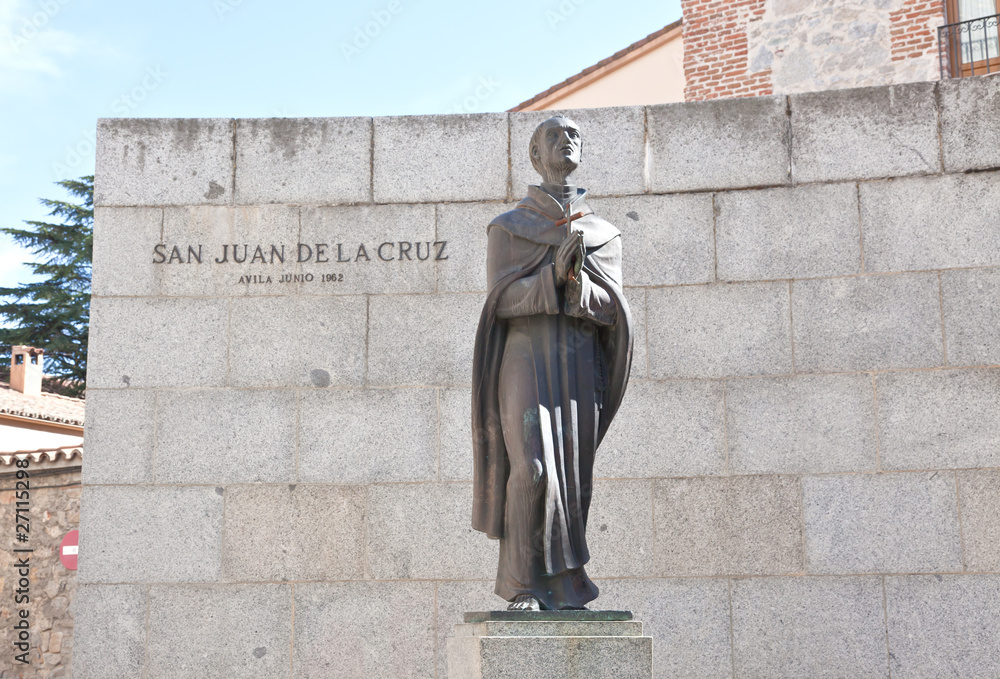 Fototapeta premium the statue of San Juan Cruz in Avila