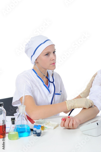 nurse makes the patient an injection.