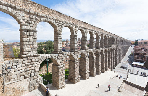 Billede på lærred The ancient aqueduct in Segovia