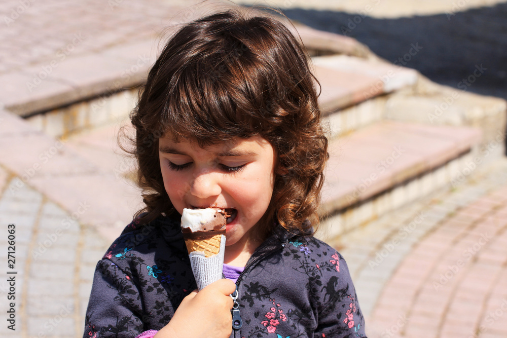 Fototapeta premium Little girl