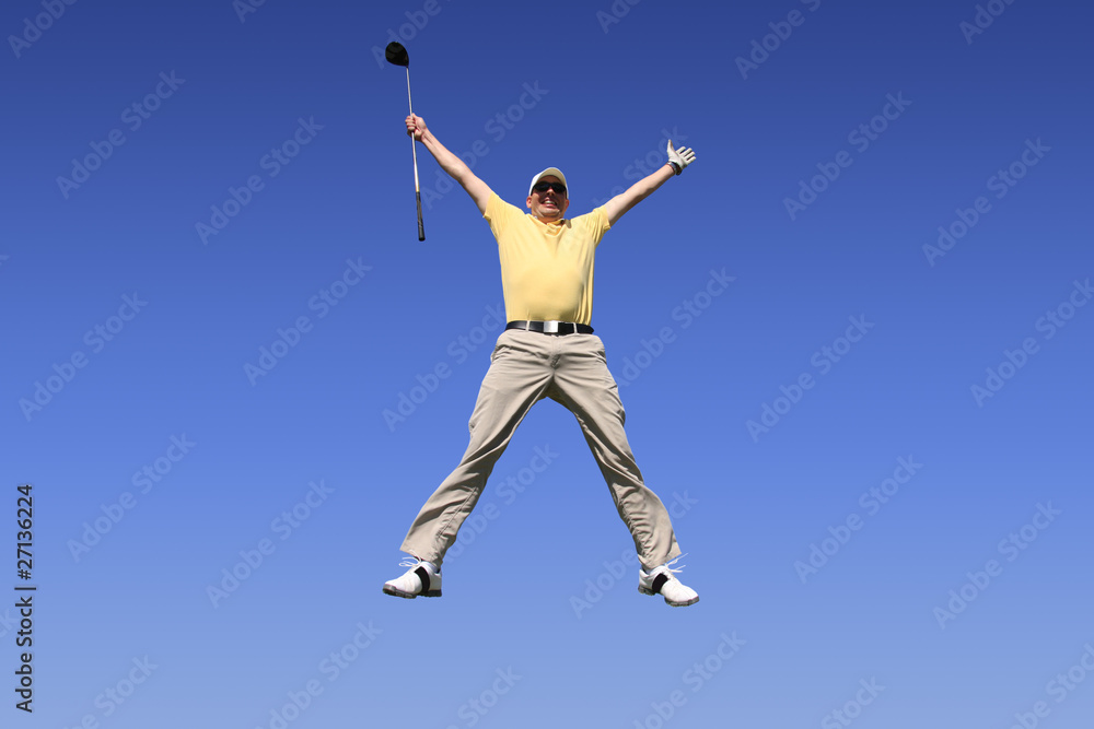 Golfspieler springt in die Luft