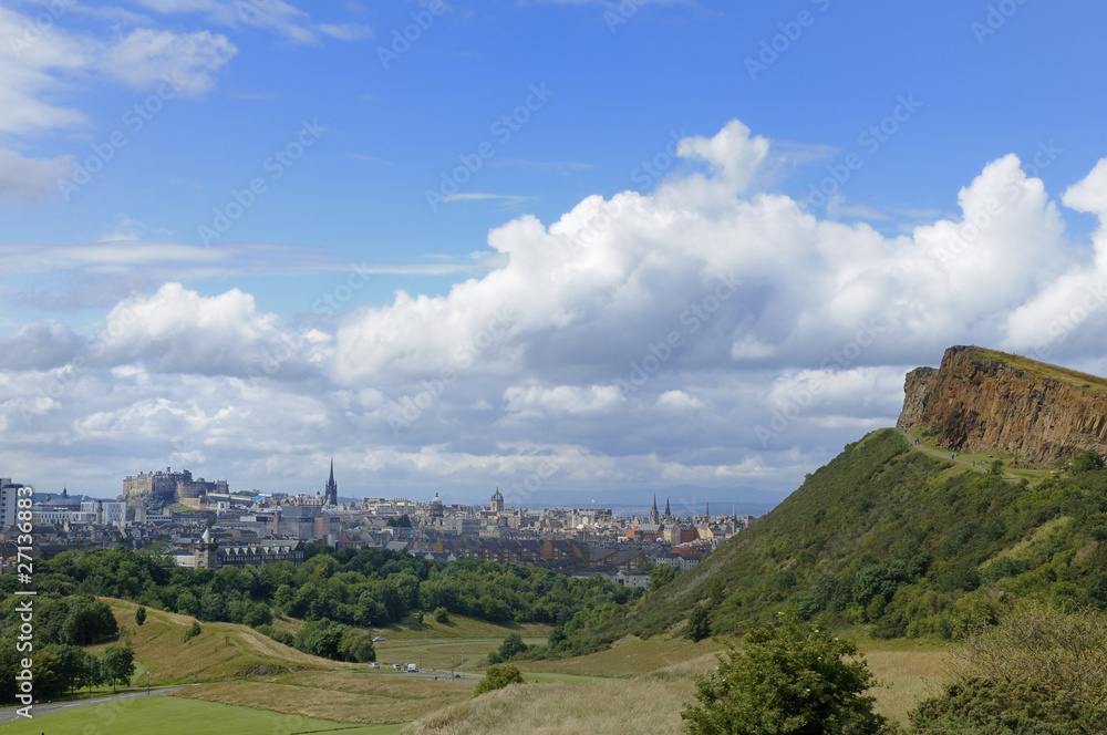 Naklejka premium Edinburgh and Salisbury Crags
