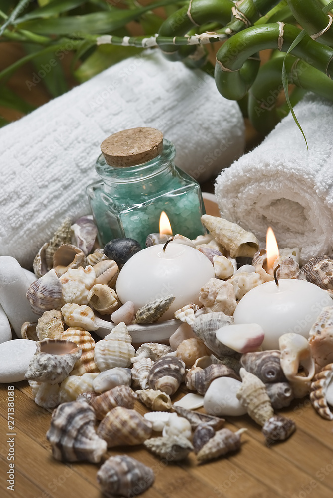 Obraz premium Velas y baño.