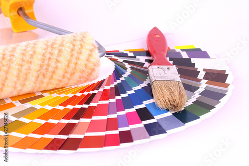 Farbkarte mit Pinsel