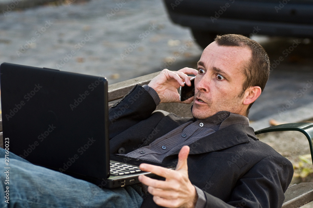 Fotografie homme d'affaire choqué