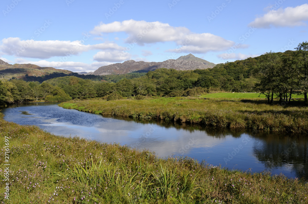 Moel y Dyniewyd from Afon Glaslyn Moel y Dyniewyd from Afon Glaslyn