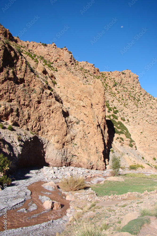 Vallée dans le Haut Atlas (Maroc)