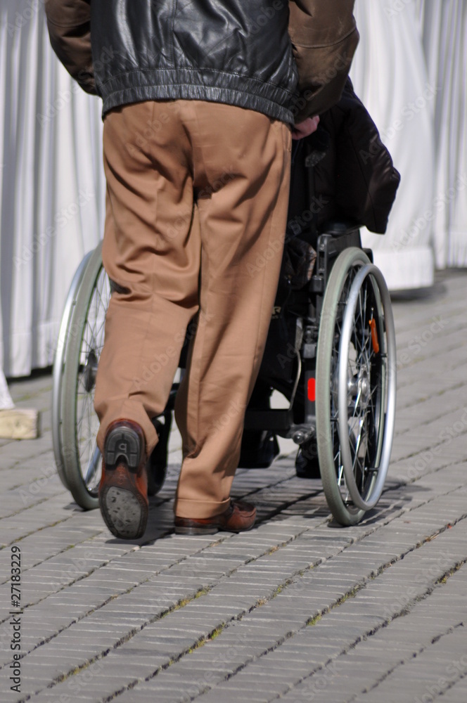 Obraz premium Rollstuhlfahrer