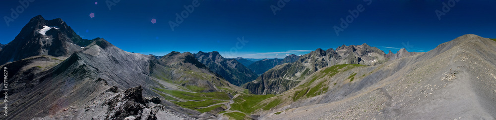 Les Alpes - Parc National des Ecrins - Vallee du Champoleon.