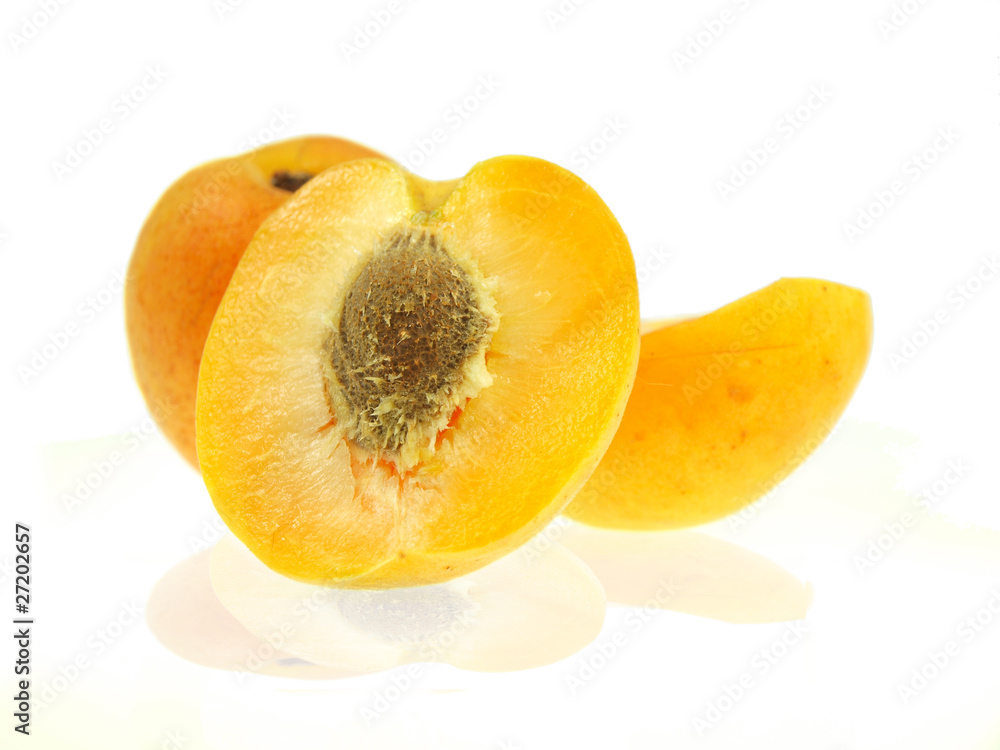 slices of apricots