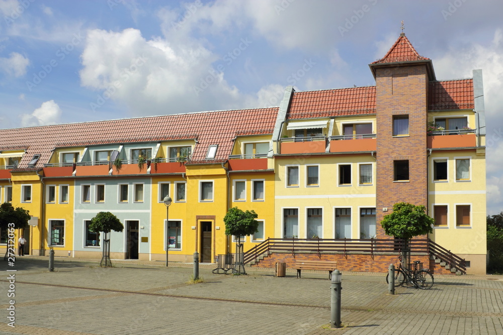 Oranienburg, Moderne Häuserzeile