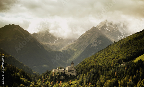 Wallpaper Mural Alte Burg in Südtirol vor gewaltigem Bergpanorama Torontodigital.ca