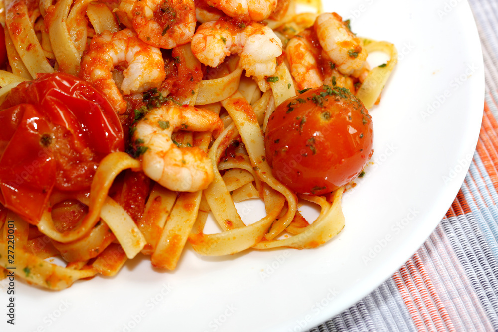 Fotografie Sweet Chilli and Prawn Tagliatelle