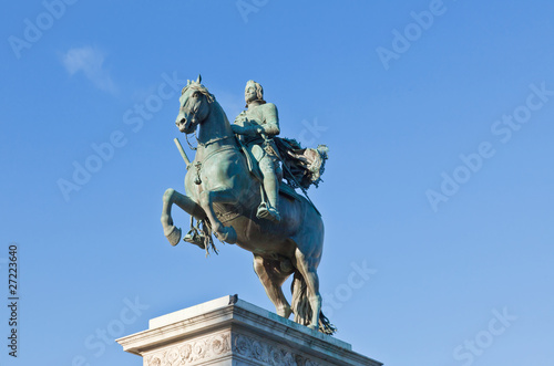 Madrid Plaza de Oriente, statue of Felipe IV. Madrid photo