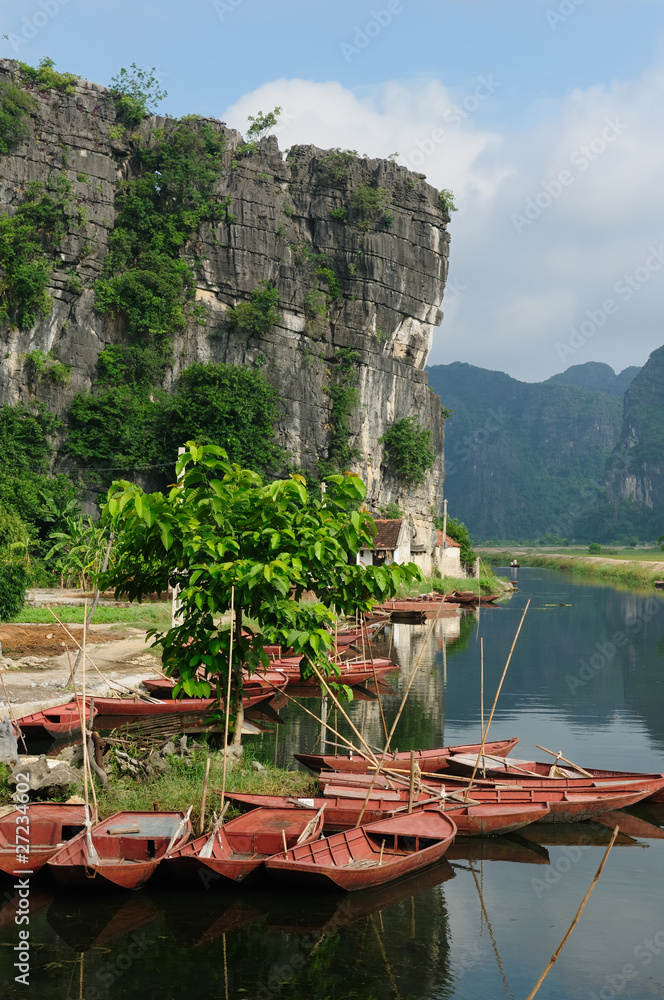 Naklejka premium Most spectacular scenery in Vietnam's, Tam Coc Natioanl Park