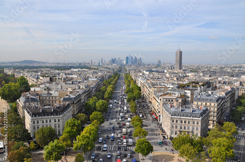 L'avenue de la Grande Armée et la Défense, Paris photo